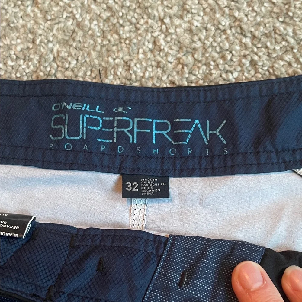 O'Neill Men's Striped Blue and White Board Shorts Size‎ 32